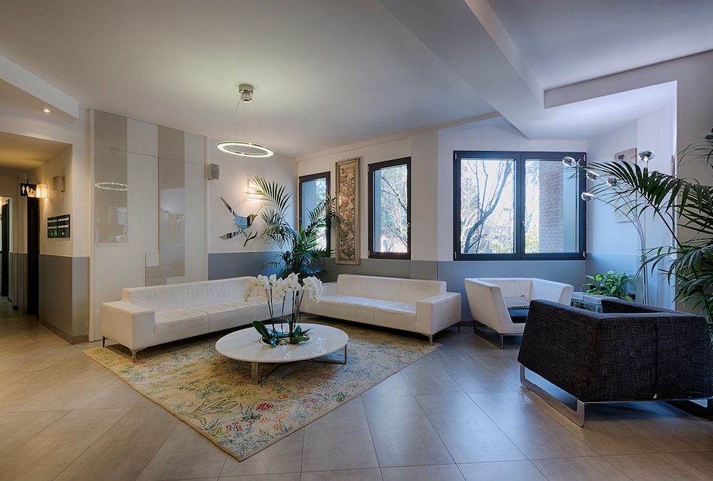 Continental Urban Art Hotel 28/40