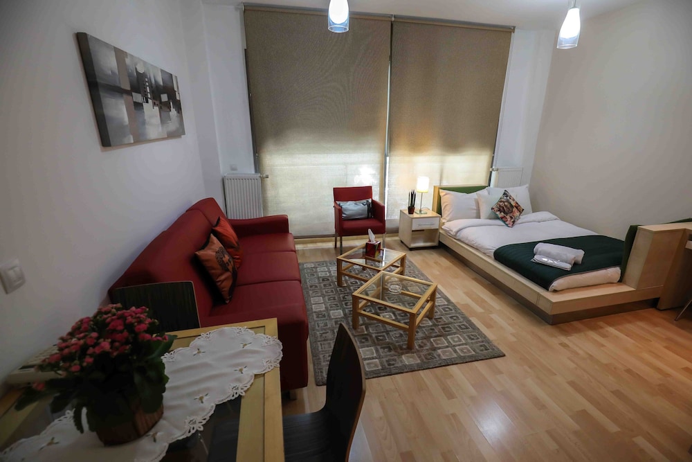 Sky Suites 37/61