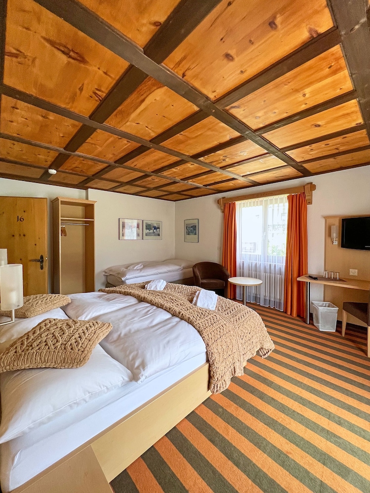 Madrisa Lodge 13/62