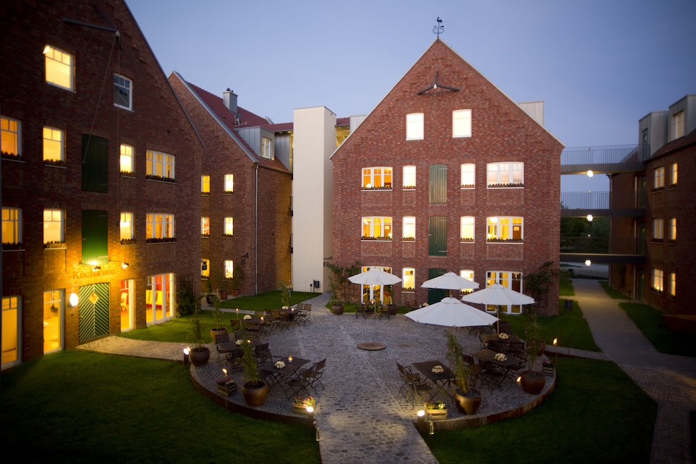LANDHOTEL HOF BEVERLAND 66/69