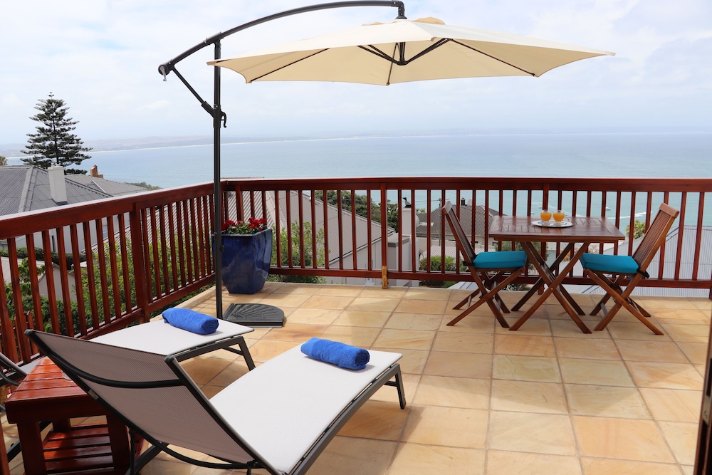 Aquamarine Guest House 45/73