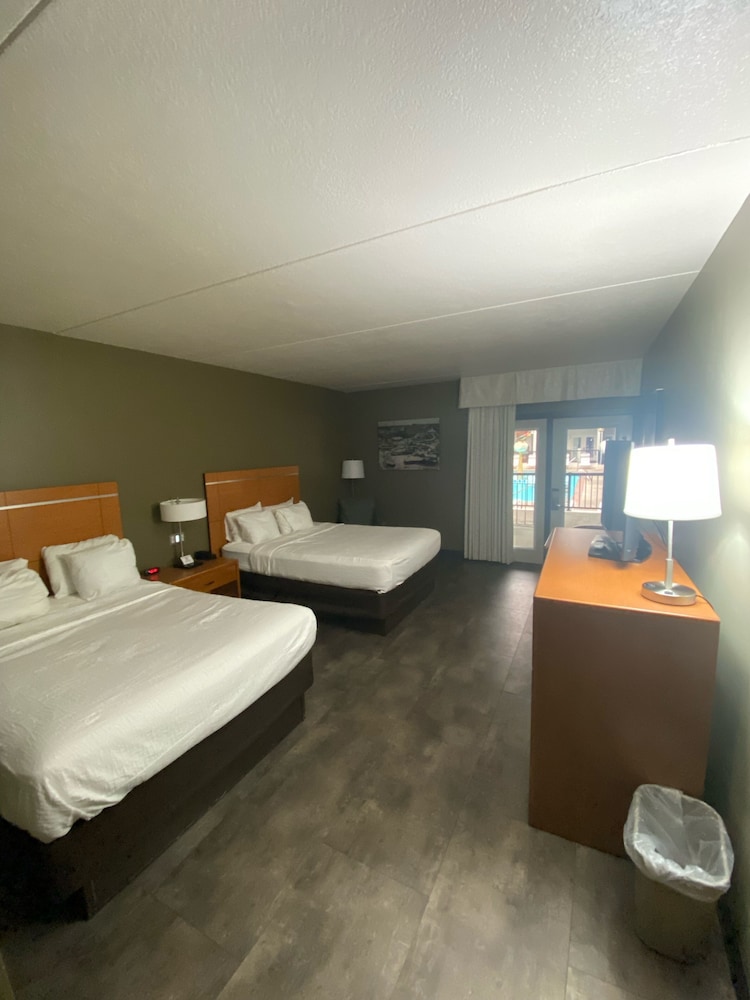 Adventureland Inn 15/27
