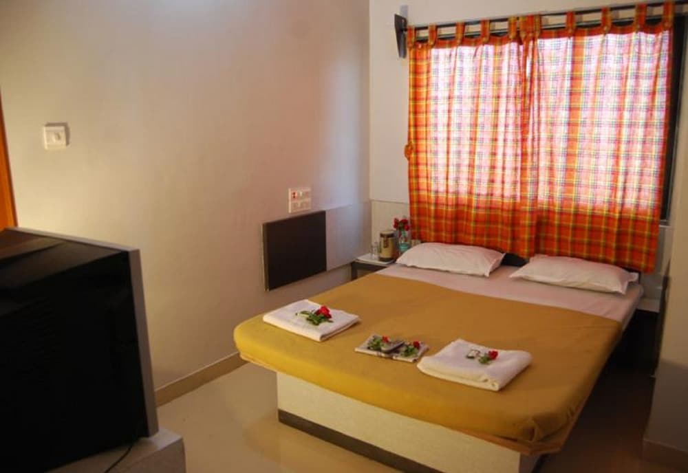 Hotel Utsav 8/24