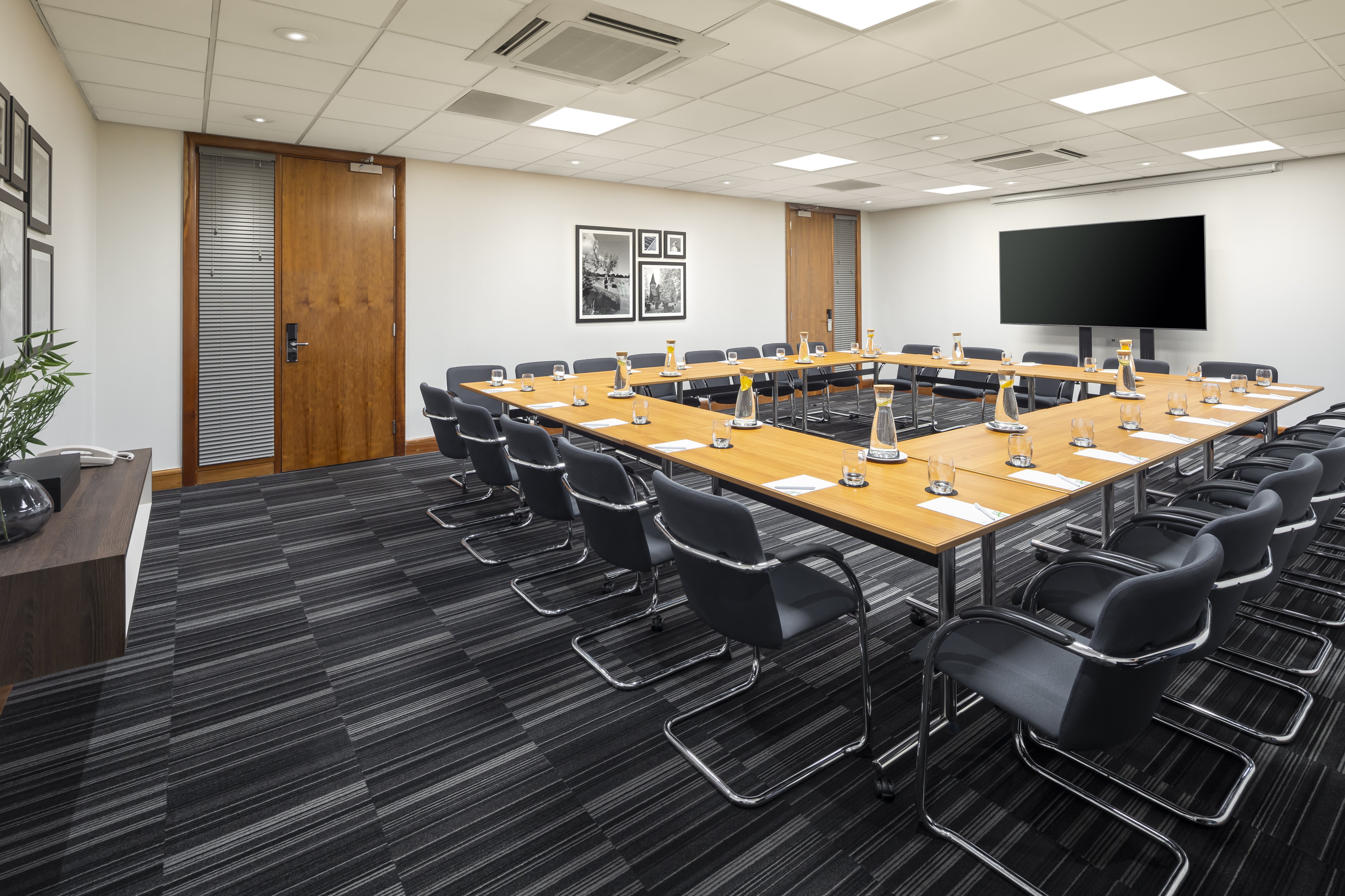 Holiday Inn Gatwick Airport 62/75