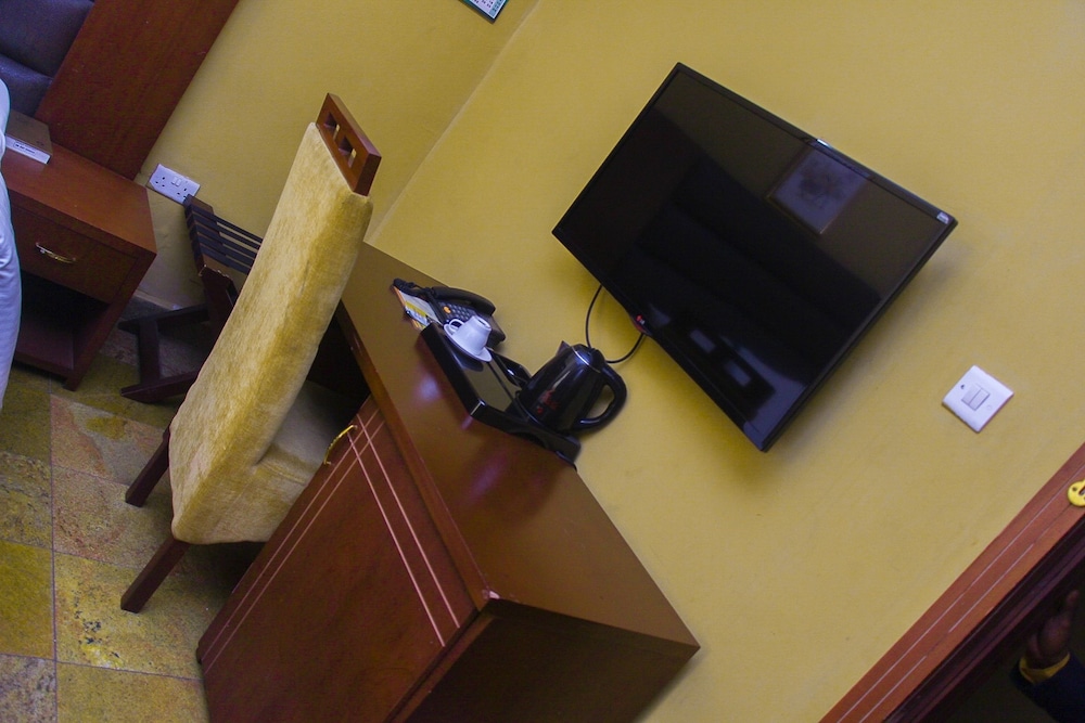 Banex Hotel And Suites 38/50