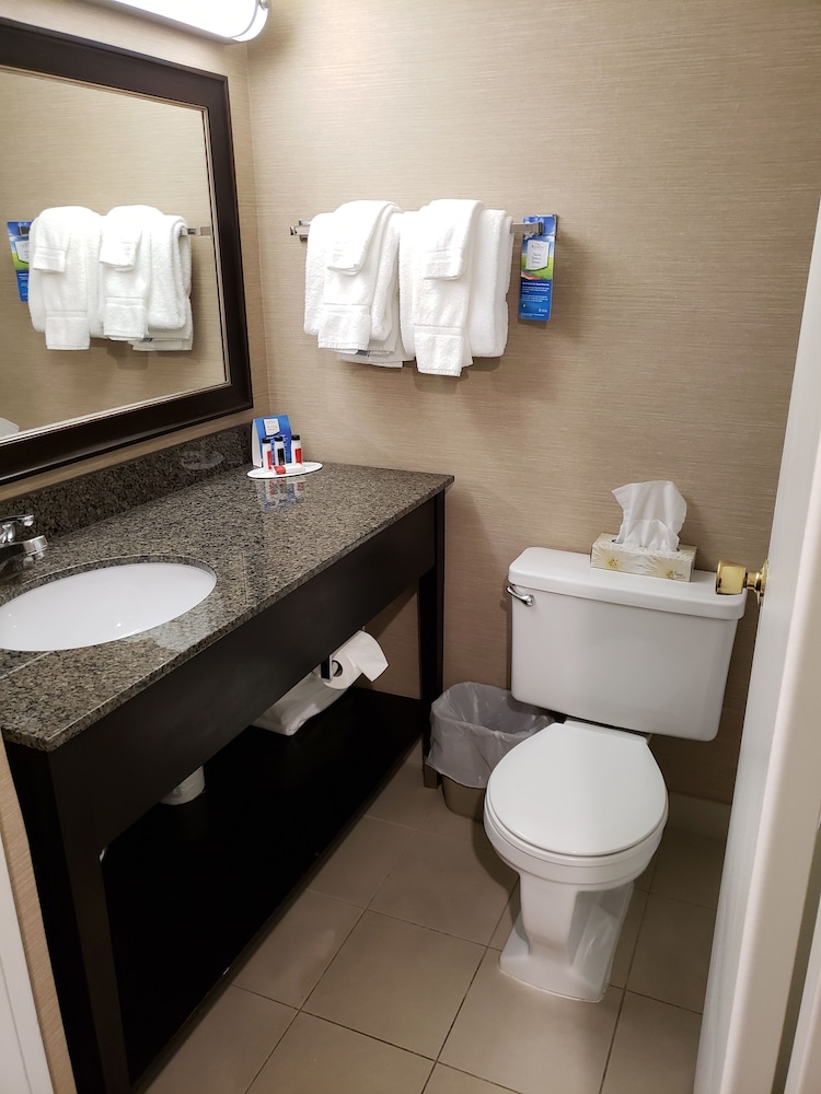 Baymont By Wyndham Red Deer 20/38