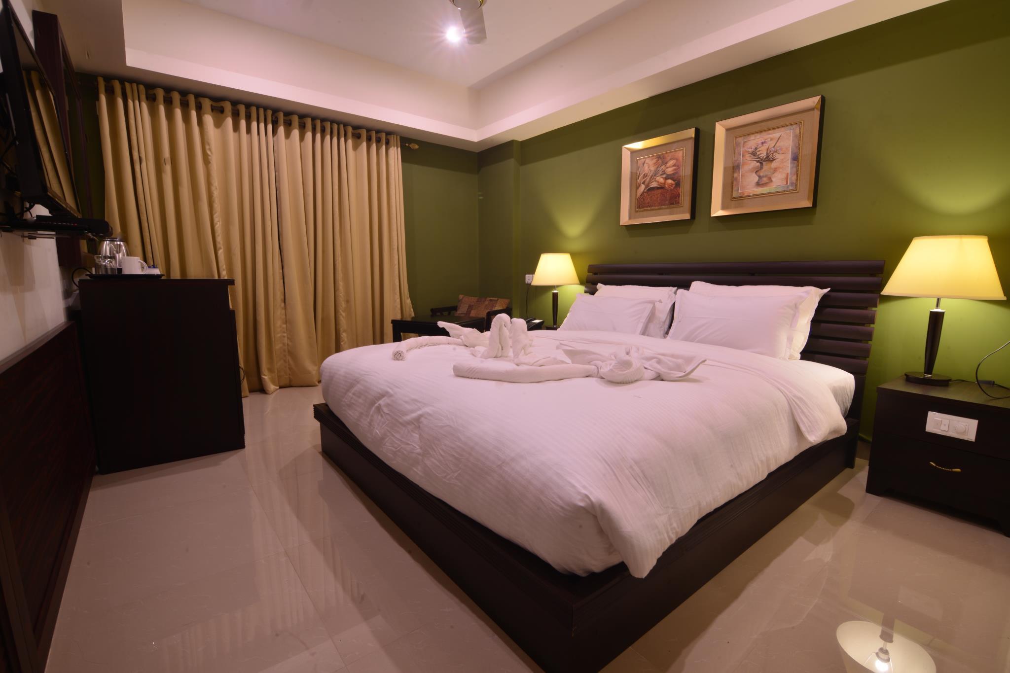 Executive, Suite