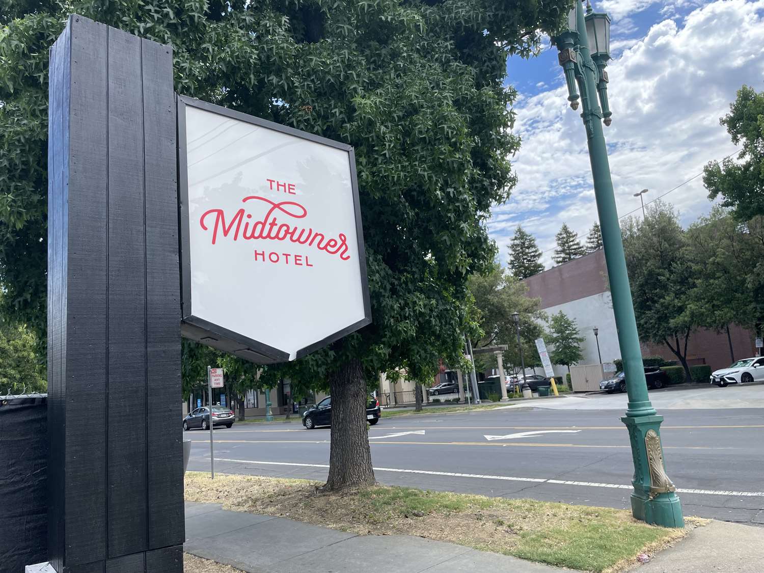 The Midtowner Hotel, SureStay Collection by Best Western 1/6