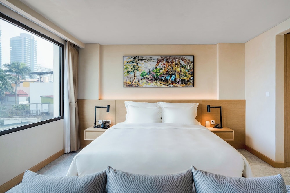 DUPLEX, SUITE