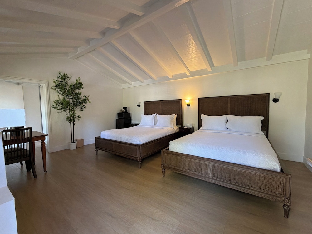 Carmel Resort Inn 26/72