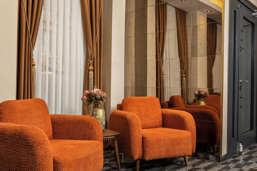 Peradise Hotel 29/50