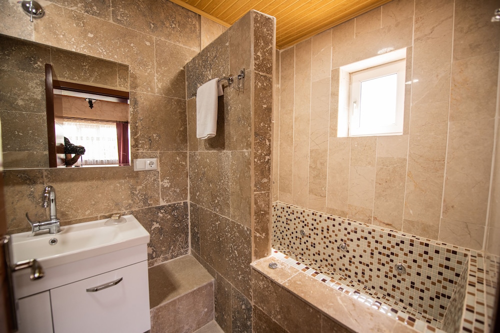 Capiedra Hotel 43/47