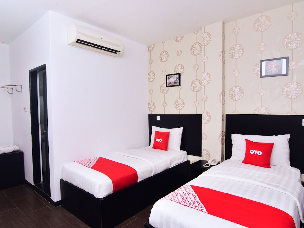 OYO 43959 Astana Hotel 12/30