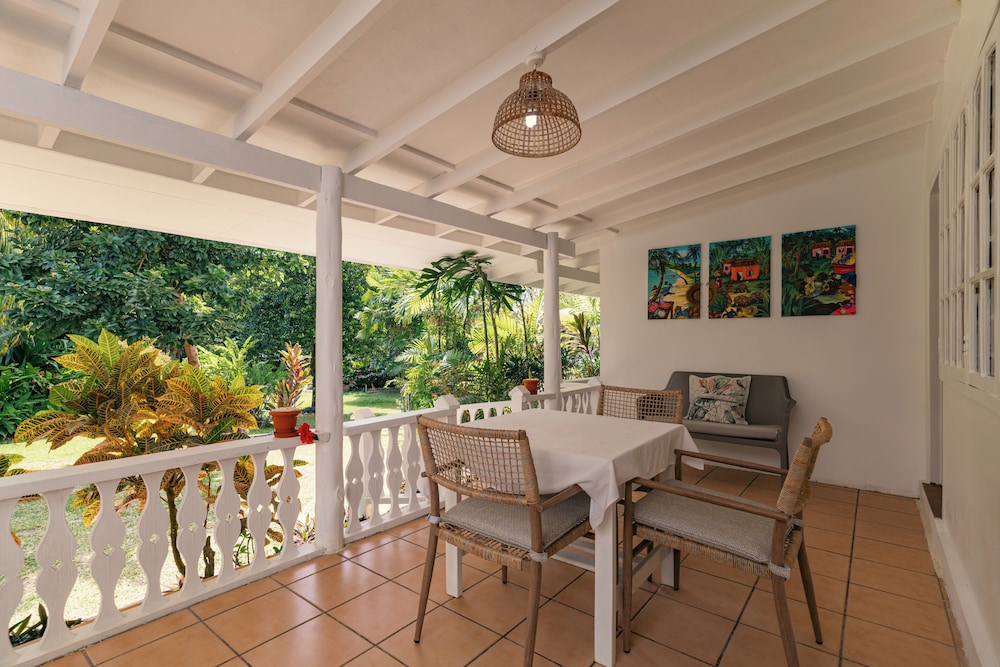 Beau Vallon Bungalows 31/50