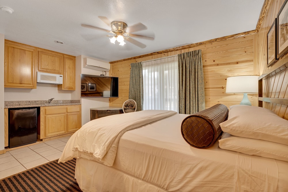 2 BEDROOMS, TOWN HOUSE, 2 BATHROOMS