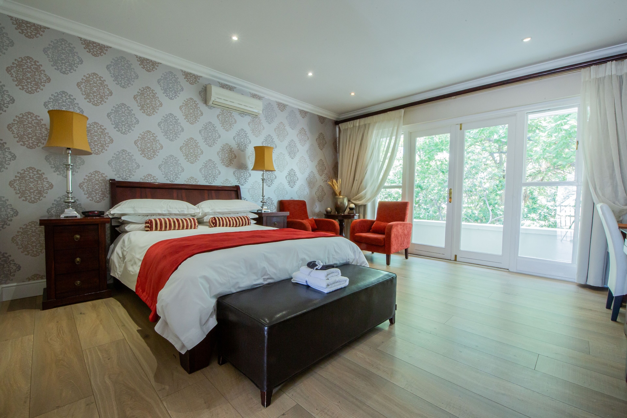 LUXURY, DOUBLE BED