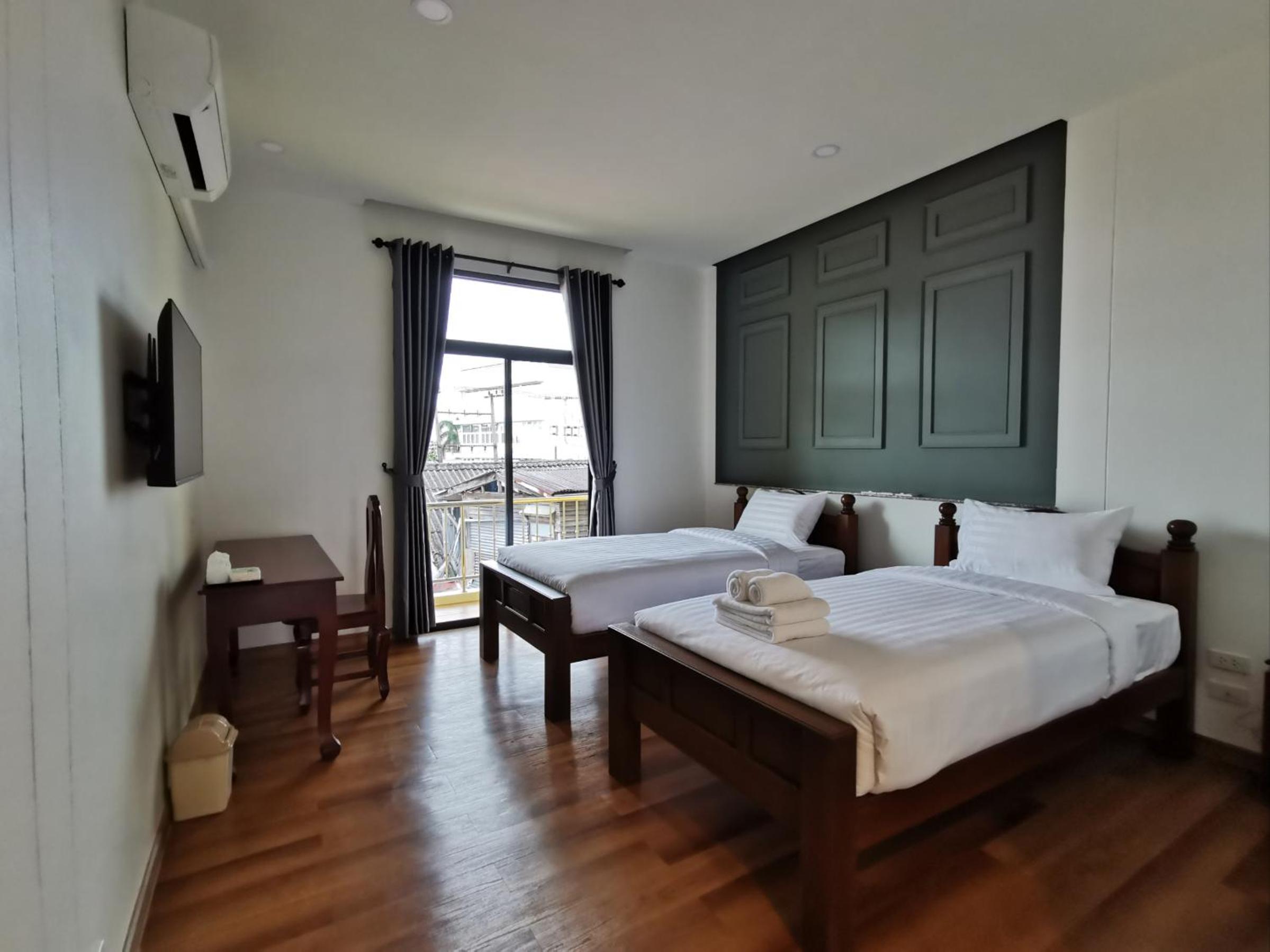 Racha Khong Hotel 13/40