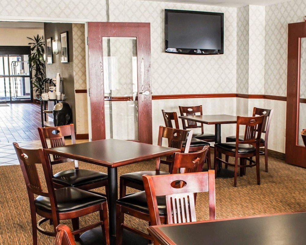 Sleep Inn & Suites Virginia Horse Center 49/53