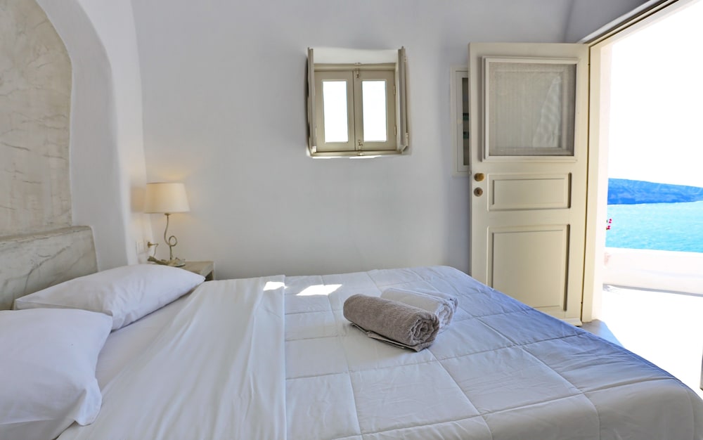 Oia Mare Villas - Adults only 8/50