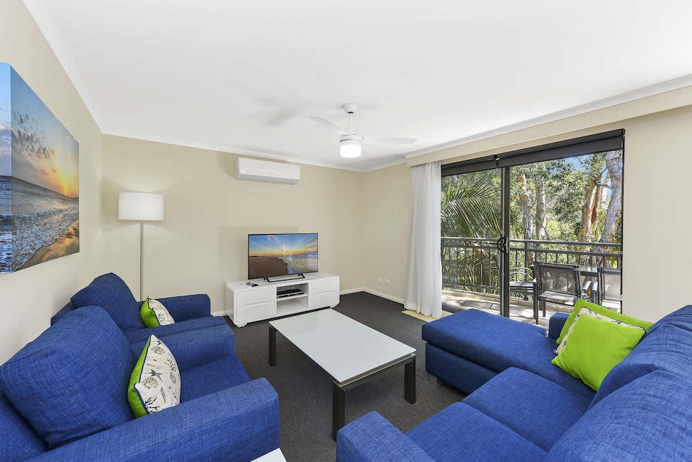 Flynns Beach Resort 22/33
