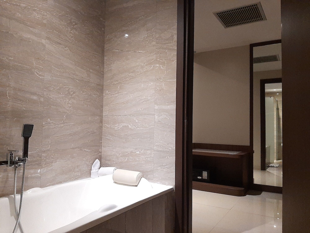 Aston Gorontalo Hotel & Convention Center 60/61