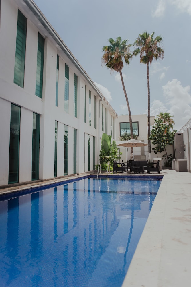 Stay Inn Hotels 3/39