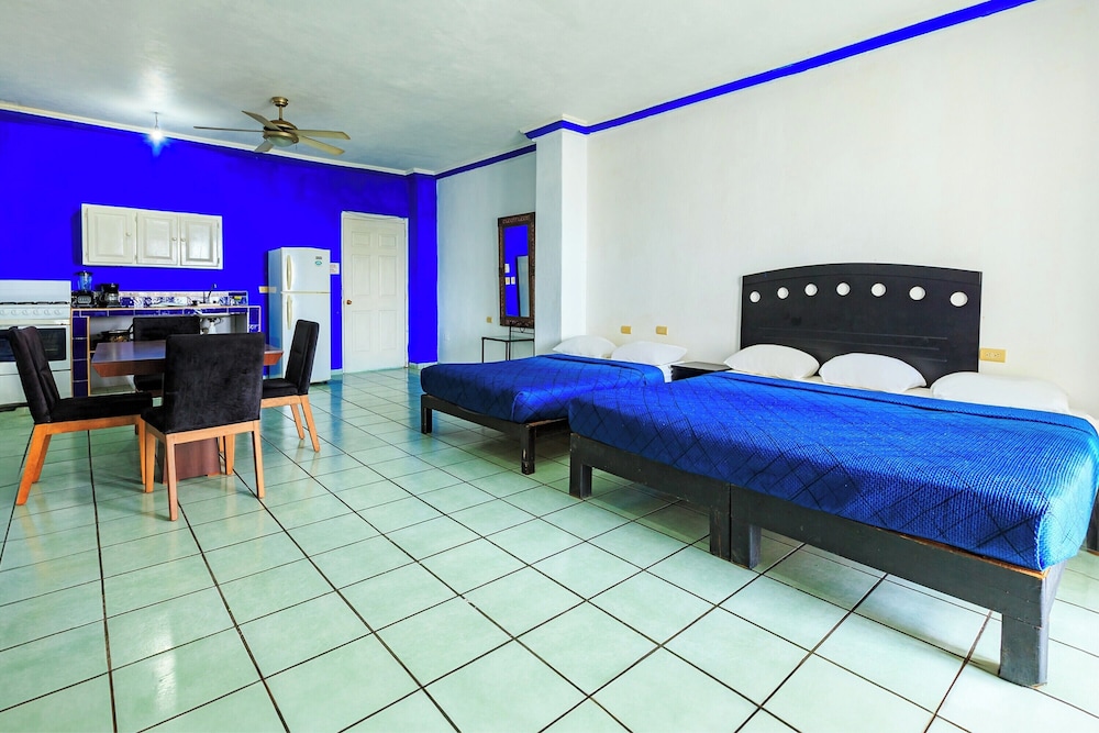 DELUXE, TWIN BEDS