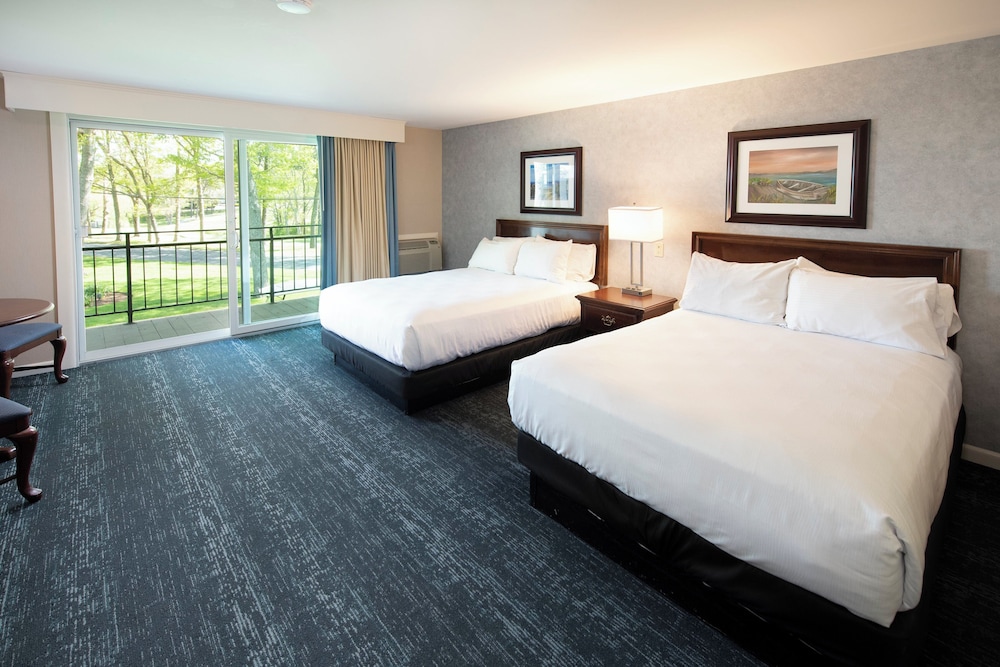 Blue Rock Resort 27/70