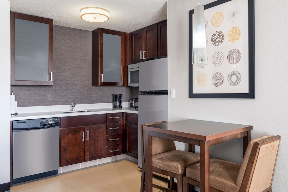 RESIDENCE INN BLOOMINGTON 30/34