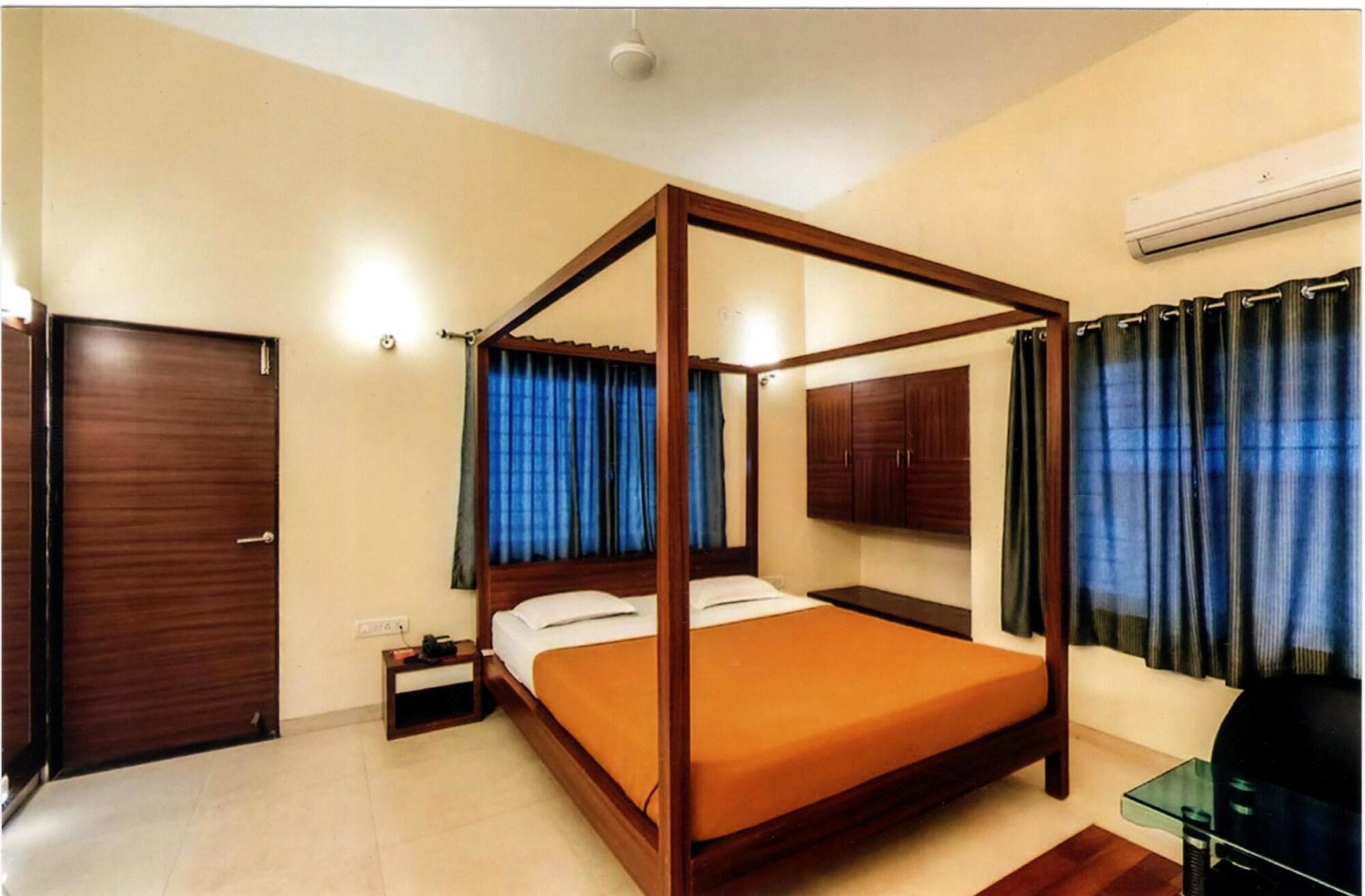Hotel Darshan Executive 5/16