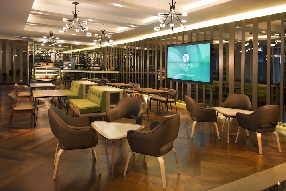 Olive Tree Hotel 51/63