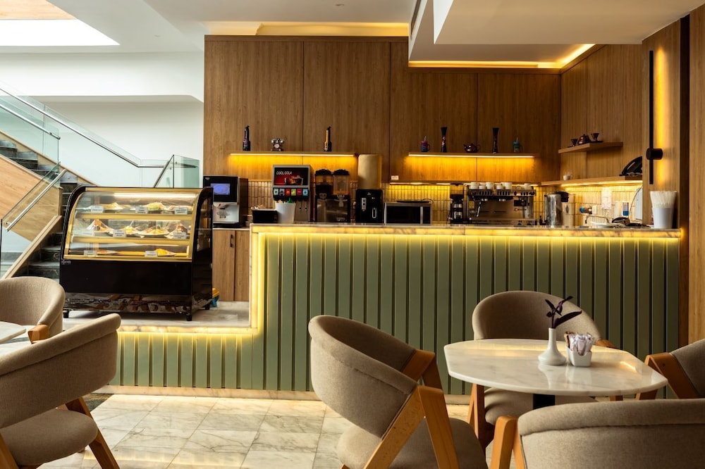 restaurant cafeteria
