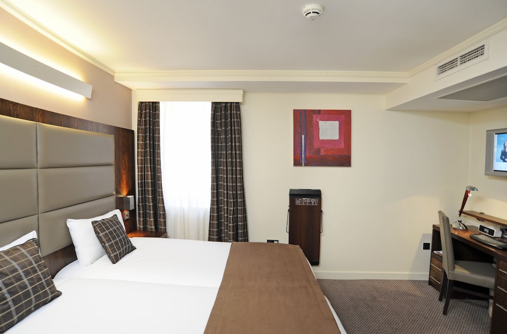 Mercure London Paddington Hotel 40/77