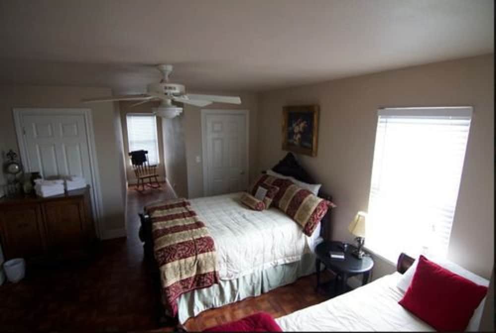 Davis Mountains Inn 11/40