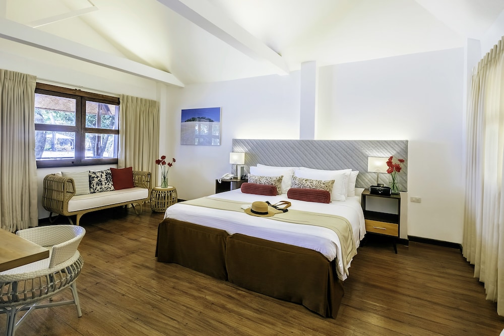 SUNSET VILLA, DELUXE