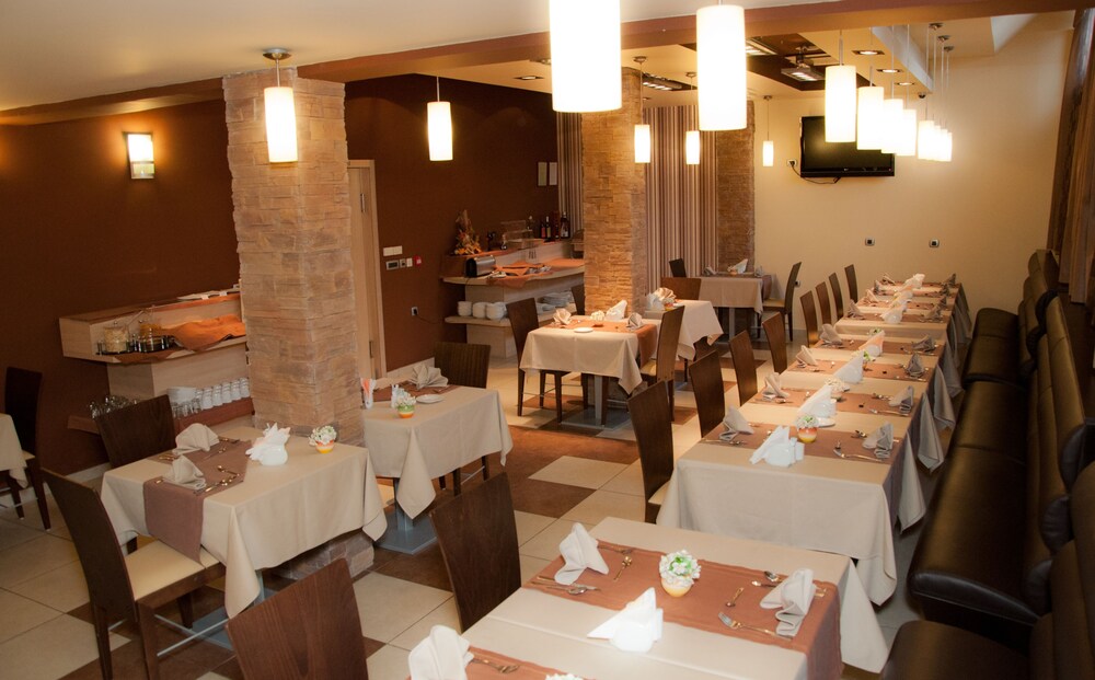 Vigor Hotel 35/50