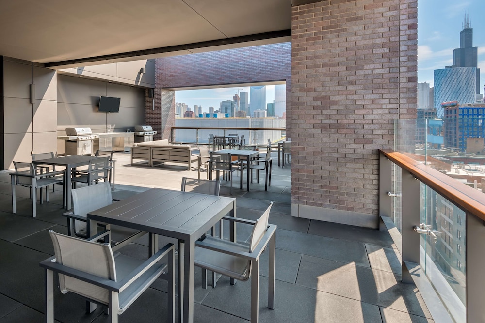 Hyatt House Chicago West Loop 47/56
