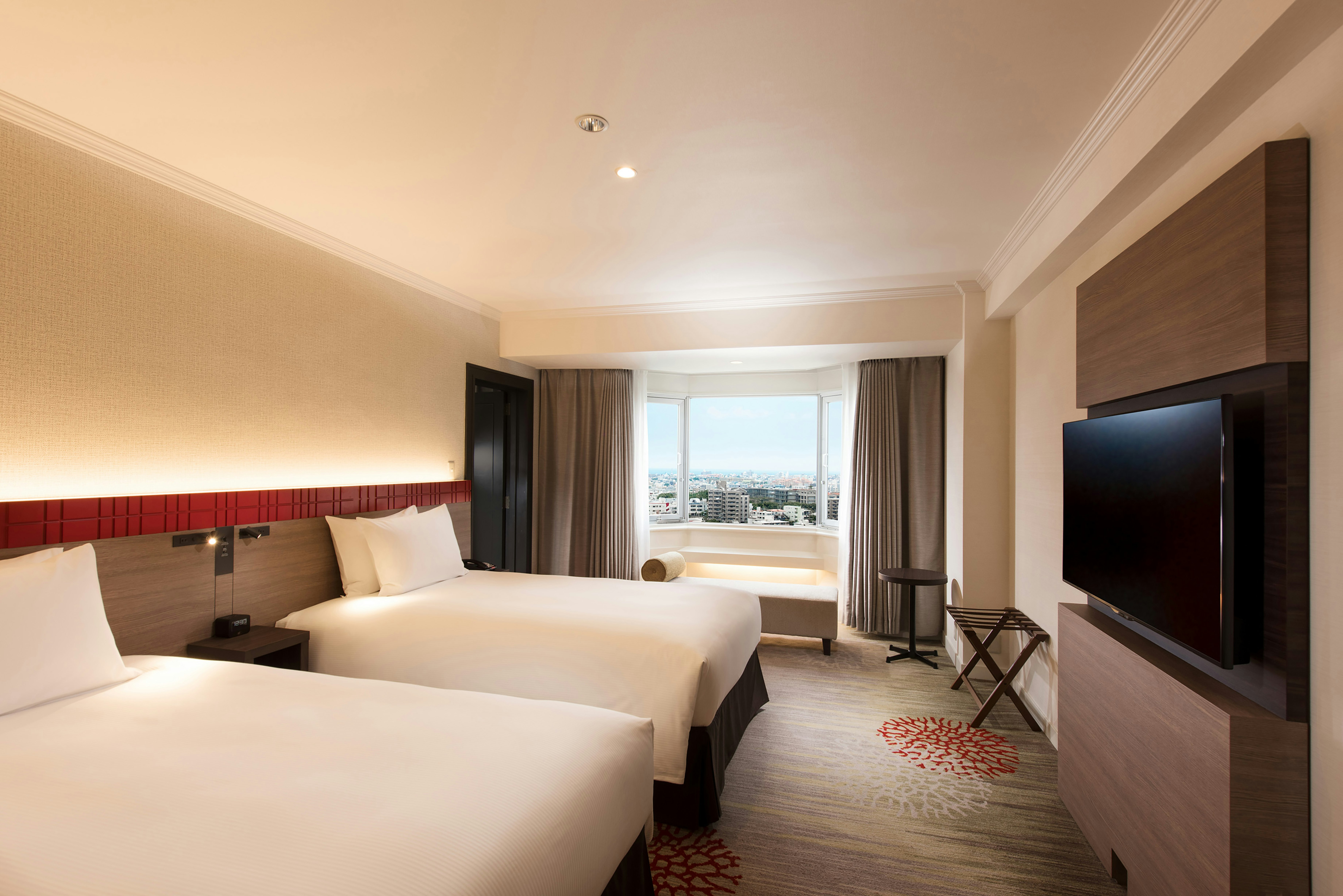 DELUXE, SUITE, TWIN BEDS