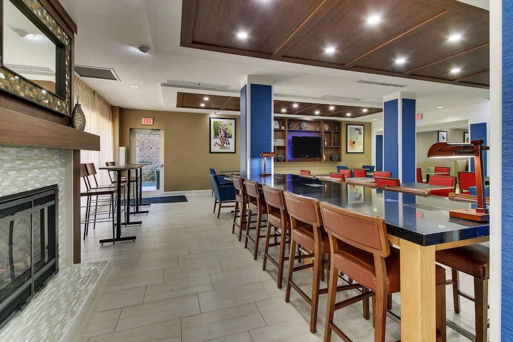 Holiday Inn Express Hotel And Suites Columbus Ft Benning 33/36