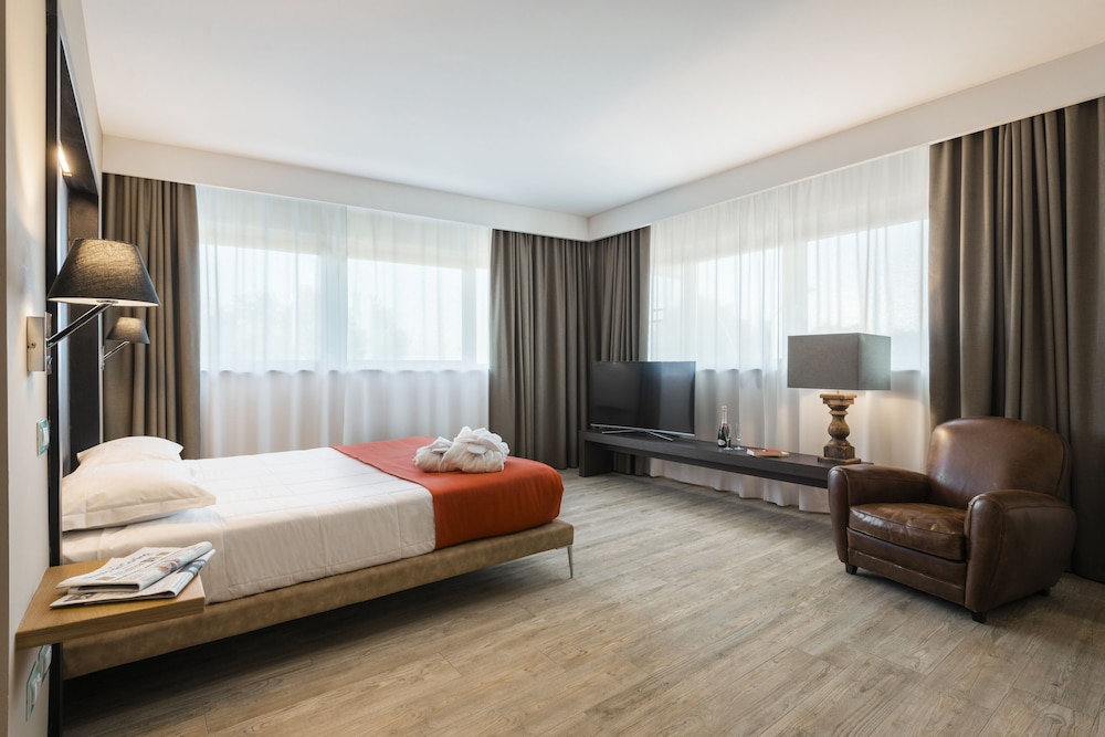 Hotel Dimorae 60/79