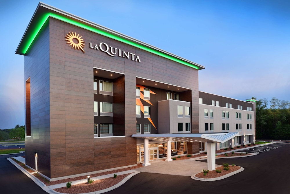 La Quinta Inn & Suites by Wyndham Wisconsin Dells 1/41