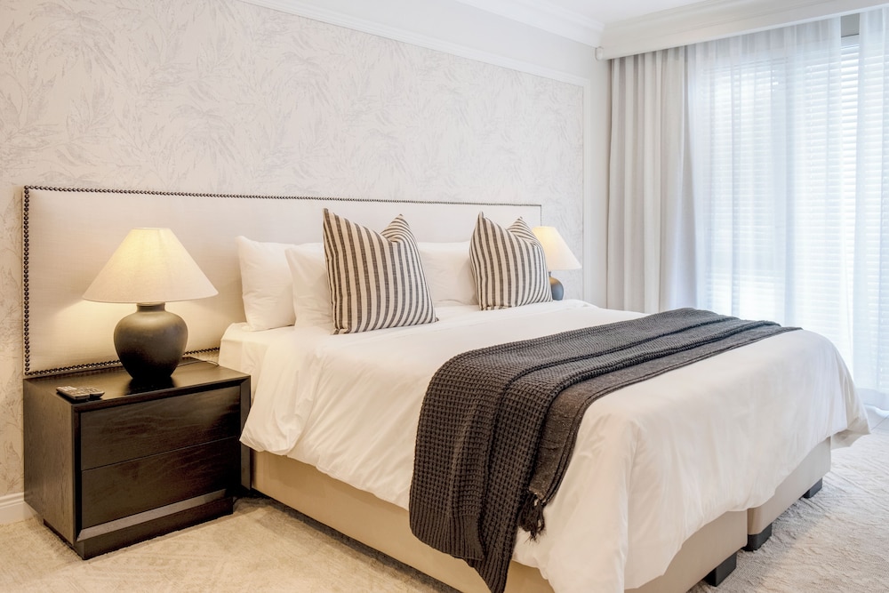 LUXURY, APARTMENT