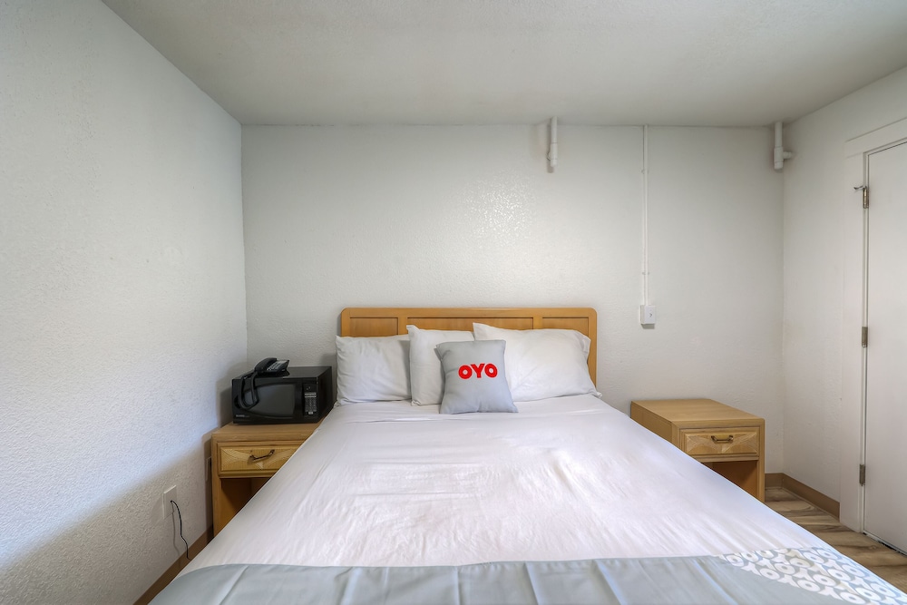 Newport Inn By OYO - Hwy 101 8/35