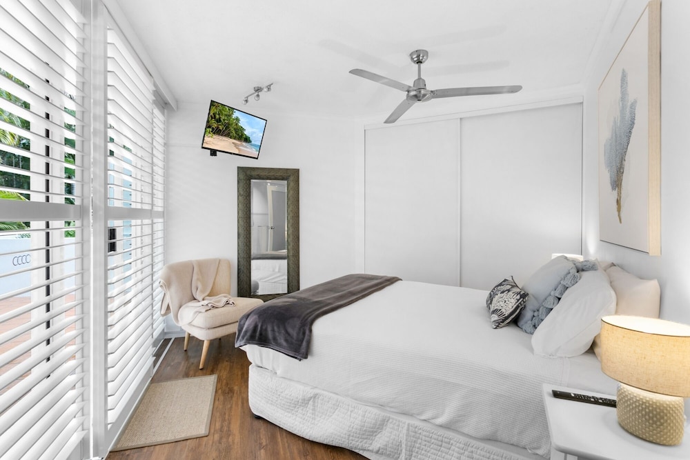 2 Bedrooms, Roof Top, Apartment, Queen and Twin Beds