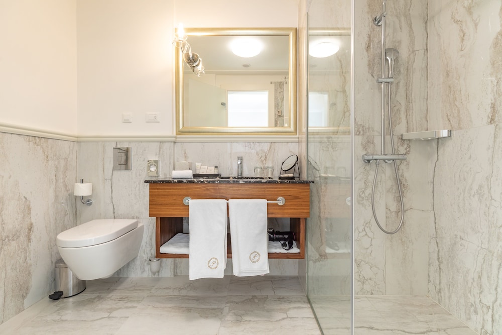 Superior, Double or Twin Bed, Le Premier Boutique Hotel 2/2