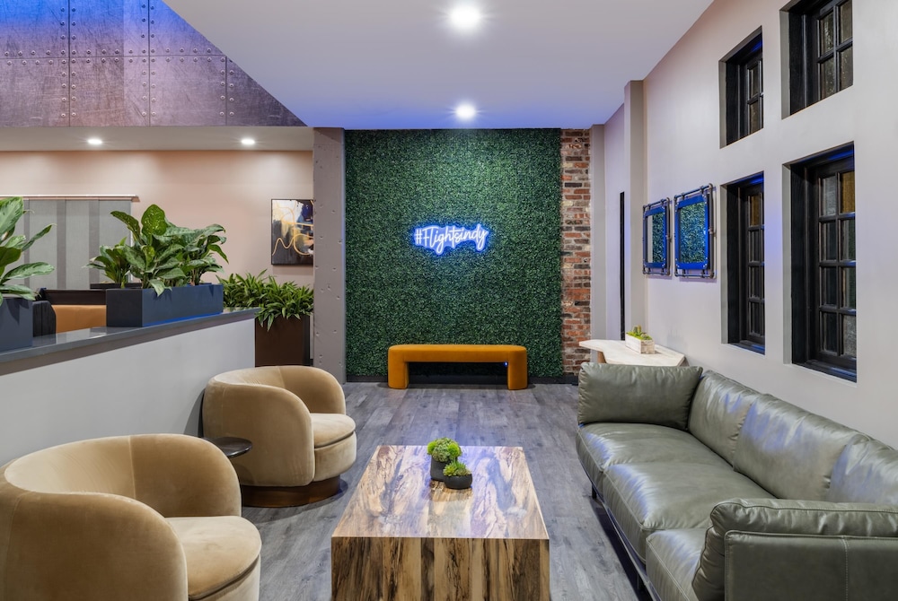 Wyndham Indianapolis Airport 50/72