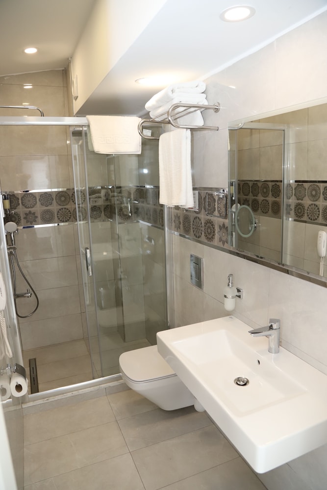 Novus Hotel 21/22