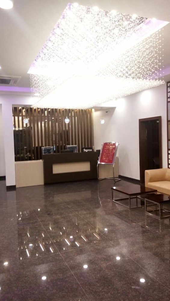 Hotel Suktara International 43/49