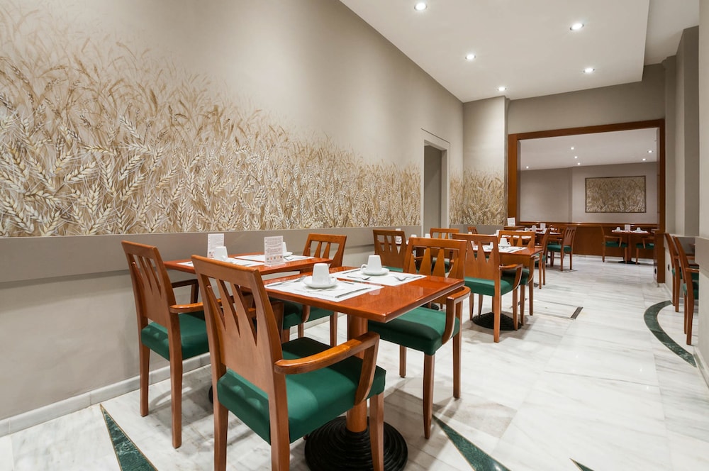 Gotico Hotel 66/77