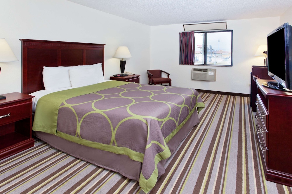 Super 8 by Wyndham Tuscaloosa 16/47